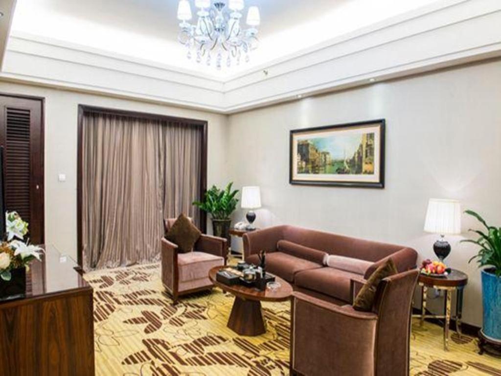Country Garden Phoenix Hotel Maoming Екстериор снимка