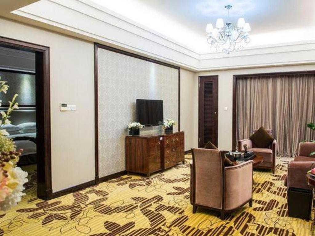 Country Garden Phoenix Hotel Maoming Екстериор снимка