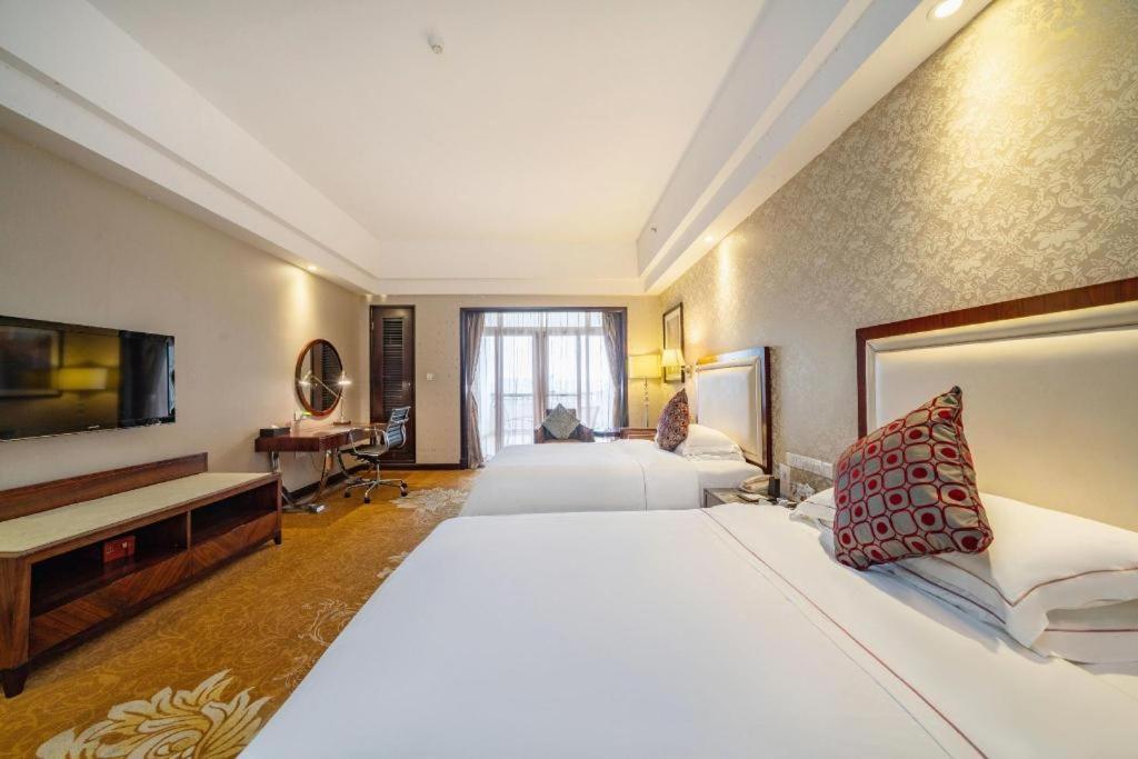 Country Garden Phoenix Hotel Maoming Екстериор снимка
