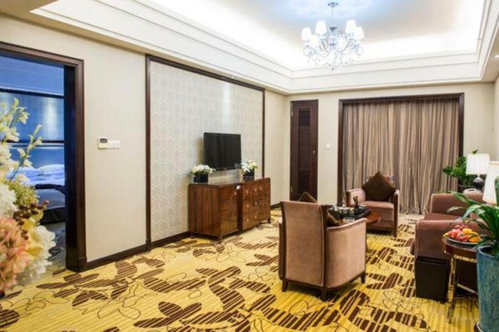 Country Garden Phoenix Hotel Maoming Екстериор снимка