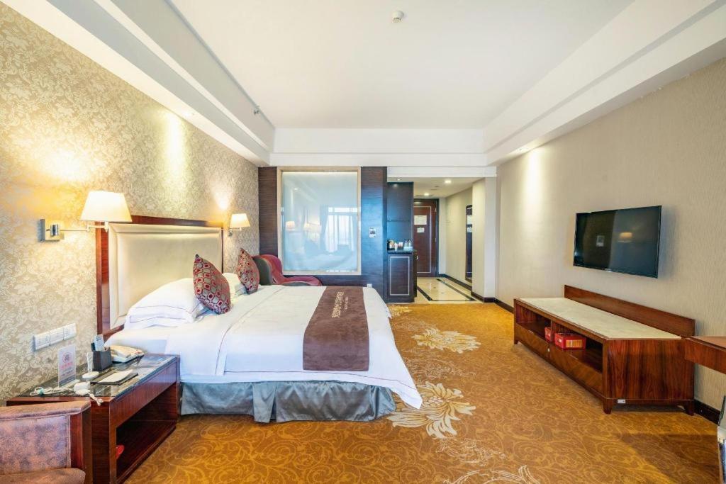 Country Garden Phoenix Hotel Maoming Екстериор снимка